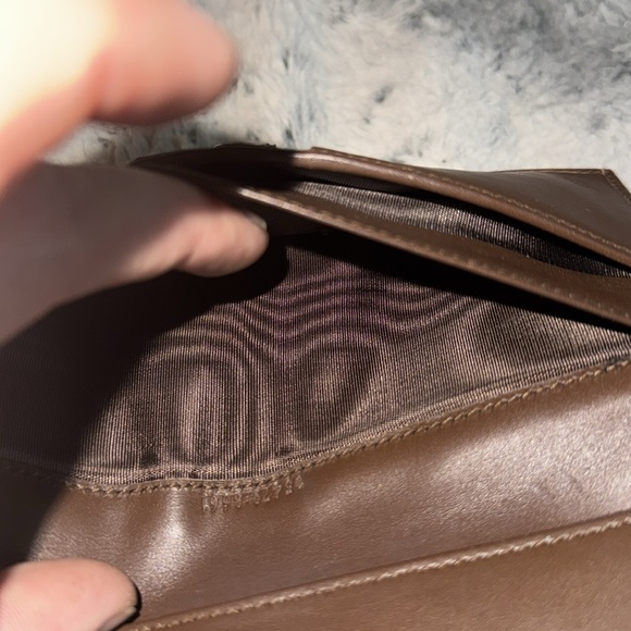 Women’s or Men's Gucci Canvas Long Wallet!! Comes with interlocking hardware! - Picture 11 of 17